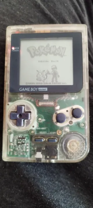 Game Boy Pocket + Pokémon Rojo y Azul