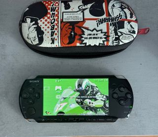 Sony PSP 3004 Negra mas cargador y estuche