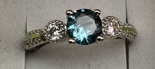 Anello Donna con pietra colore acquamarina