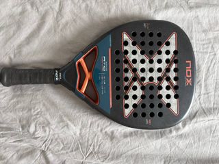 Pala de pádel NOX AT10 Genius 18K Alum