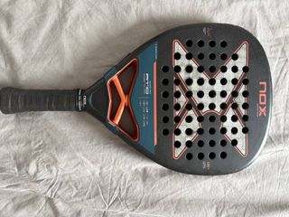 Pala de pádel NOX AT10 Genius 18K Alum
