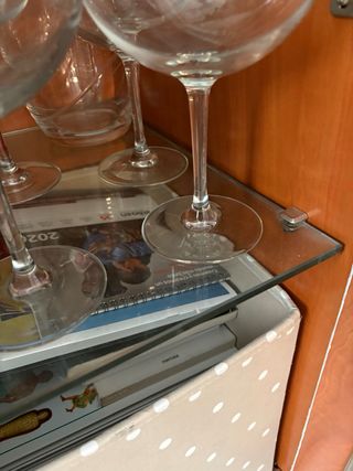 Armario vitrina cristal y madera