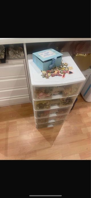 Cajonera Plástico Transparente con Flores Secas