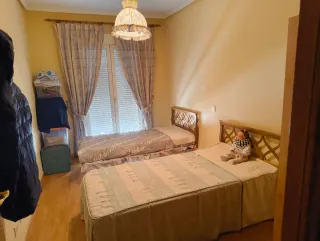 Alquilo habitación solo chicas