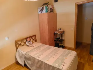 Alquilo habitación solo chicas