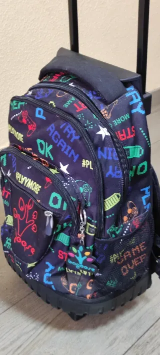 Mochila con ruedas y estampado marca Bagoose.