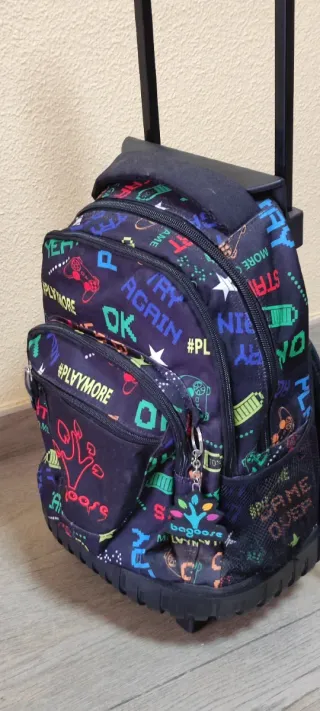 Mochila con ruedas y estampado marca Bagoose.
