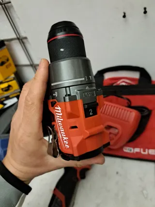Milwaukee M12 FUEL Taladro y Atornillador