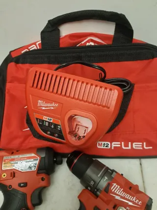 Milwaukee M12 FUEL Taladro y Atornillador