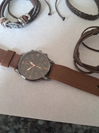 Set Reloj y 3 Pulseras Marrón