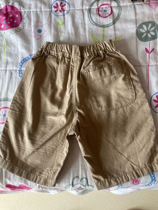 Pantalones cortos beige Uniqlo 115-125 cm