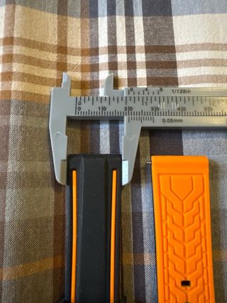 Correa de reloj de caucho negra y naranja