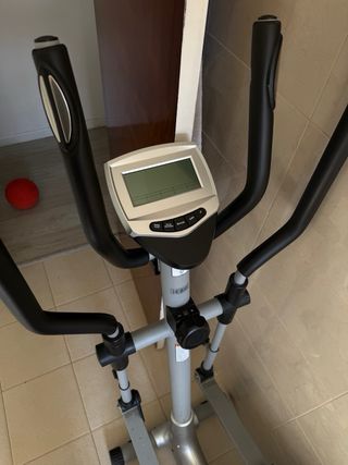 Elíptica gris y negra