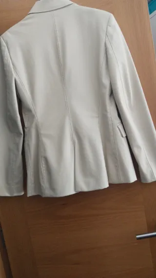 Chaqueta beige de cuero