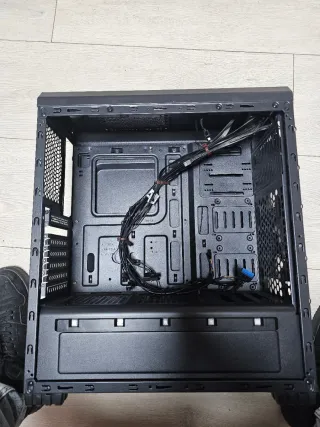 Torre Nox Hammer MC Pro RGB