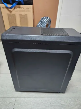 Torre Nox Hammer MC Pro RGB