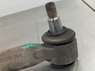 BRAZO SUSPENSION INFERIOR DELANTERO DERECHO MERCE