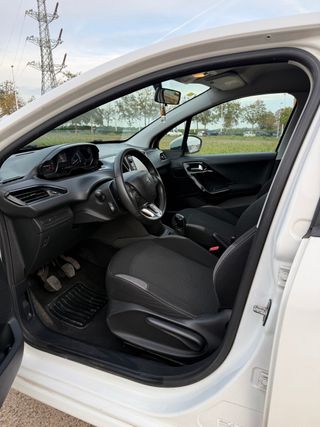 Peugeot 208 2015 – 1.2