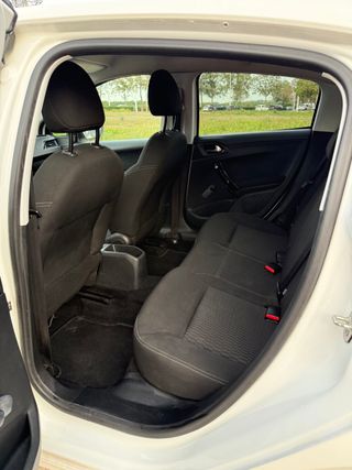 Peugeot 208 2015 – 1.2