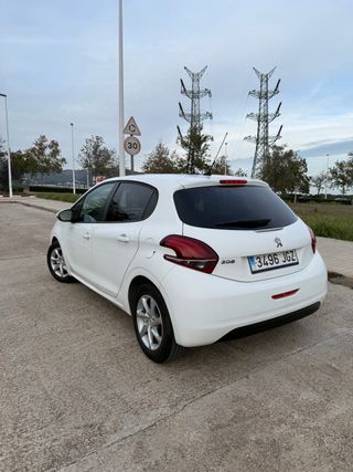 Peugeot 208 2015 – 1.2