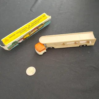 Camión Mercedes Transporte Coches con 3 vehículos