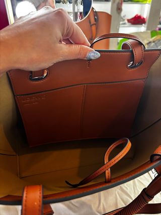 Bolso Loewe tote Anagram Marrón