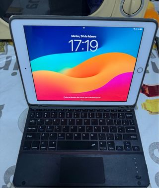 iPad 6ª Gen 32GB con Teclado magnetico
