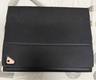 iPad 6ª Gen 32GB con Teclado magnetico