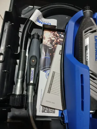 Dremel 4300 con maletín y accesorios