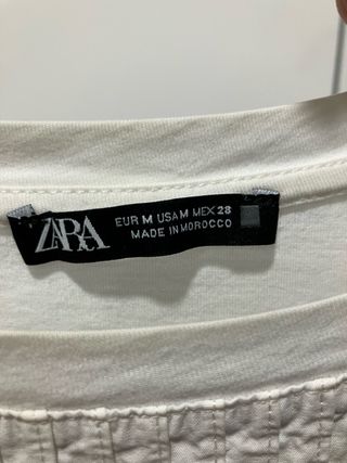 Blusa Zara blanca con volantes