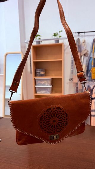 Bolso artesanal de cuero