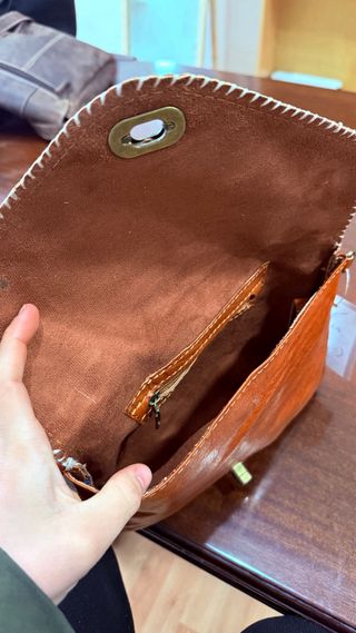 Bolso artesanal de cuero