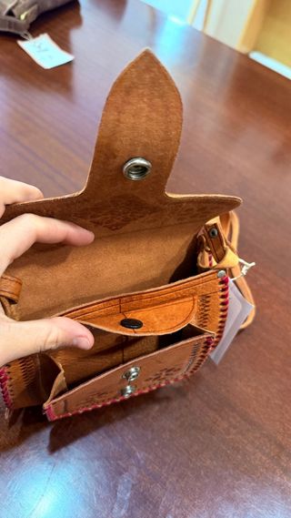 Bolso artesanal cuero marrón y rosa