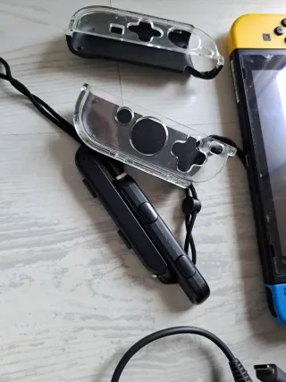 Nintendo Switch Azul y Amarillo