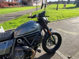 Ducati Scrambler Night Shift Negra/Gris