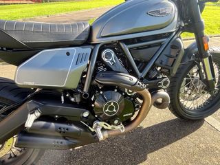 Ducati Scrambler Night Shift Negra/Gris