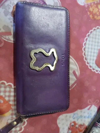 Cartera Tous Morada con Oso Dorado