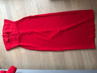 Abito lungo rosso con fiocco