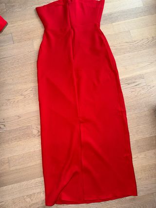 Abito lungo rosso con fiocco