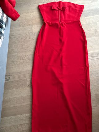 Abito lungo rosso con fiocco