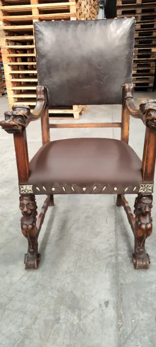 Armario, recibidor ,mesa y 6 Sillas Antiguas