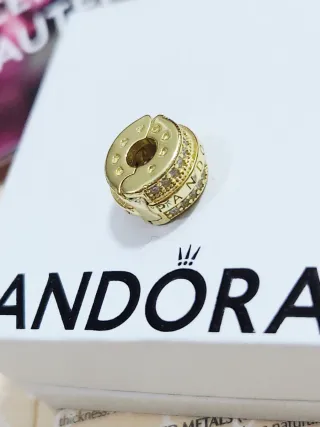 Clip Pandora Shine Corazón Oro Dorado Brillante