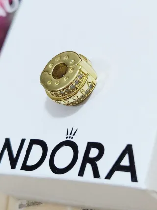 Clip Pandora Shine Corazón Oro Dorado Brillante