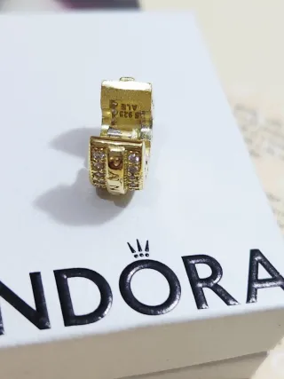 Clip Pandora Shine Corazón Oro Dorado Brillante