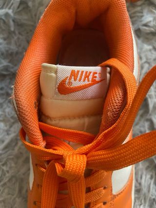 Zapatillas Nike Dunk Low Naranja y Blanca