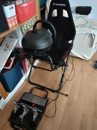 Playseat Cockpit Nuevo,usado 12 veces,en garantia.