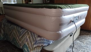 Materasso 191x137x46 gonfiabile con pompa - Nuovo