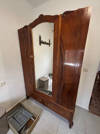 Armario vintage madera con espejo grande antiguo