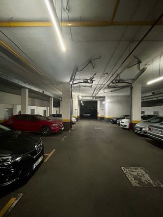 Se alquila plaza de garaje doble