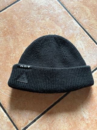 Cappello Bershka nero